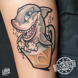 tatuaje_brazo_tiburon_logiabarcelona_juanma_zoombie